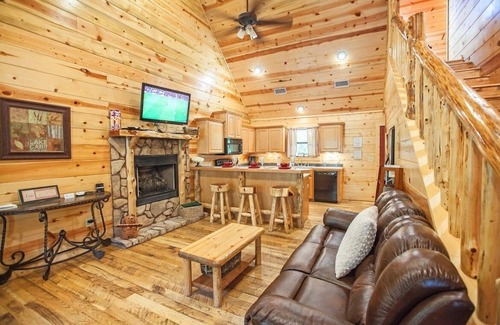 Broken Bow Cabin | Great value in Timber Creek Trails near attractions and restaurants