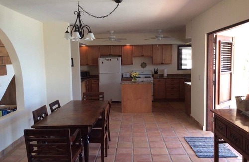Little Harbour Villa | Great Value! Mainstay Villa @ Elsie Bay. Ocean Front! Rent as a 1, 2, or 3 BR