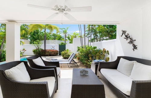 Mullins House | Great Value Rental With Pool & Housekeeper - 2 Min From The Beach