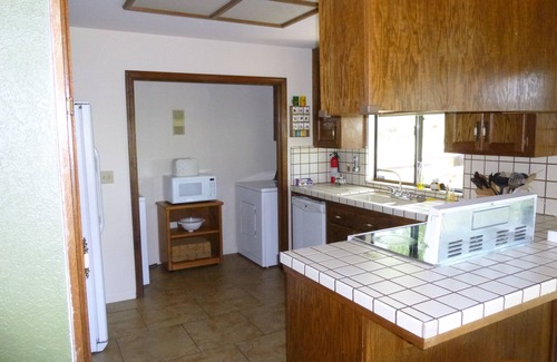 Three Rivers House | Great Views - 2 Miles from Sequoia National Park - DOG friendlyn