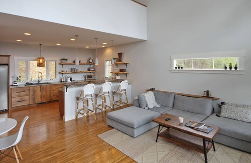 Leicester House | Great Views, Hot Tub, Biltmore Pass and more