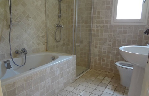 Lorgues Villa | Great villa with private pool, air conditioning and walking distance to downtown.