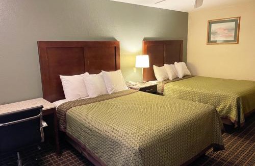 Carlsbad Hotel | Great Western Inn & Suites
