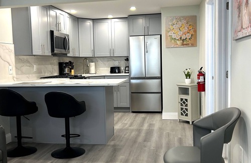 Seaside Heights Condo | Great Winter Rental pricing Re-Model Fantastic 2-Bdrm. King bed!