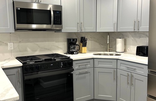 Seaside Heights Condo | Great Winter Rental pricing Re-Model Fantastic 2-Bdrm. King bed!