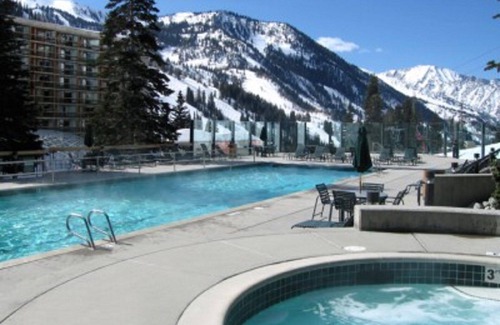 Salt Lake Mountain Resorts Resort | GREATEST SNOW ON EARTH - Ski-In/Out - Jan 3-10 - Full Resort - Sleeps 10n