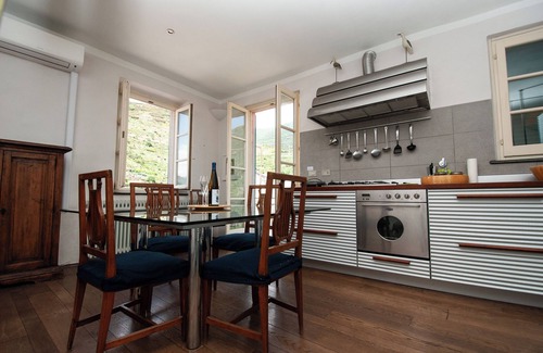 Manarola Apartment | Grecale apartment, with sea view terrace in Manarola