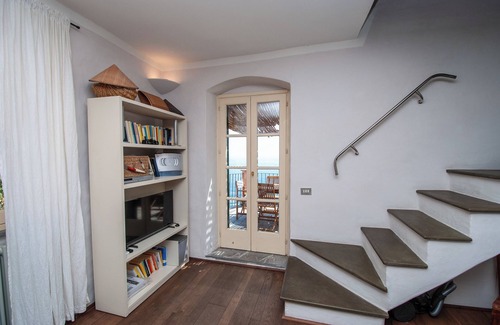 Manarola Apartment | Grecale apartment, with sea view terrace in Manarola