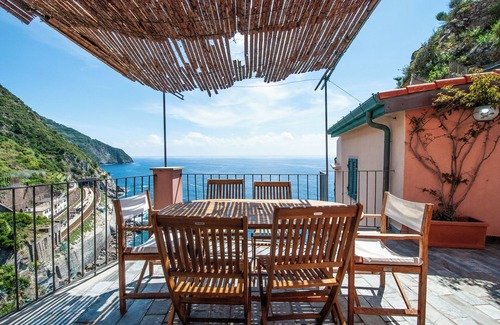 Manarola Apartment | Grecale apartment, with sea view terrace in Manarola