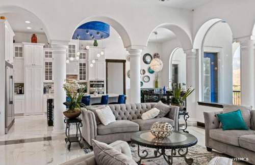 Hurricane House | Greek Goddess, Private Heated Pool and Hot Tub