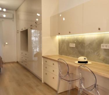 Varkiza Apartment | Green apartment-center of Varkiza resort