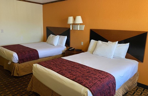 Vernon Hotel | Green Bird Inn