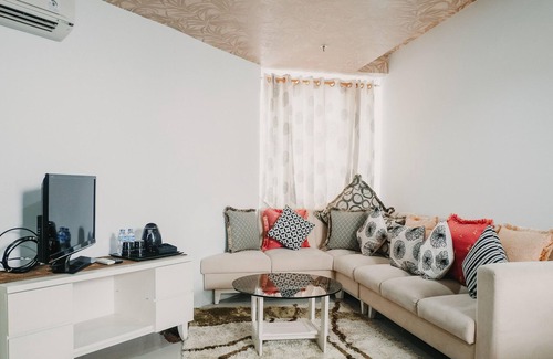 Chinatown Apartment | Green Central City Apartment near Shopping Centre