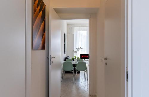 Musocco Apartment | Green Certosa - Bright & Modern - 2 Steps from Train Station by InnStay