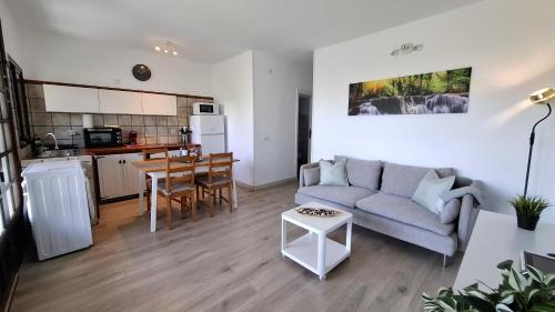 Los Pocillos Apartment | Green Corner, a un paso de la playa!