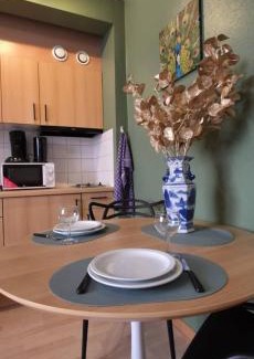 Marolles Apartment | Green Cosy studio