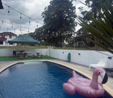 Alor Gajah Villa | Green Cove Villa A Famosa Karaoke Netflix Private pool