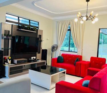Alor Gajah Villa | Green Cove Villa A Famosa Karaoke Netflix Private pool
