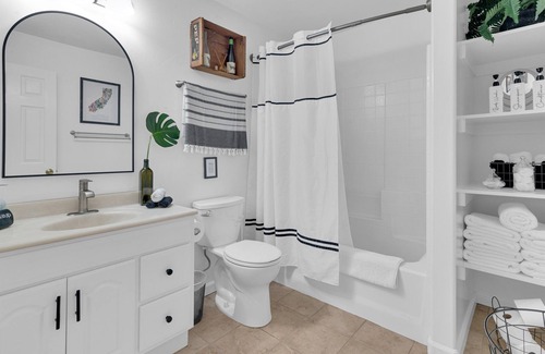 Paso Robles House | Green Door - wine cellar, wlk2dt, double primary