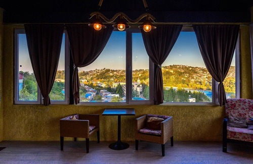 Kutaisi House | Green flower is located in the historical part of Kutaisi.5-minute walk centre.