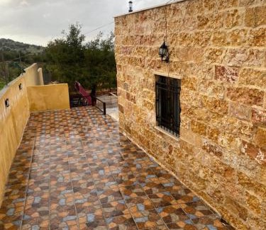 Ajloun Ski Chalet | Green forest farm