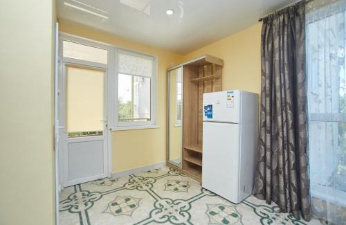 Molodizhne House | Green guest house