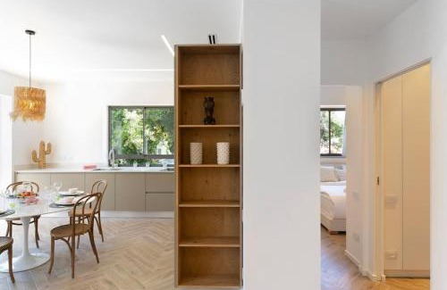 Neve Tzedek Apartment | Green Harmony by Five Stay