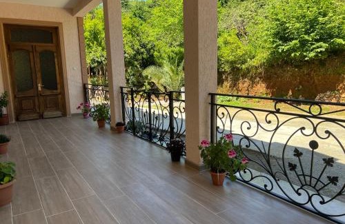 Mtsvane Kontskhi House | Green Hause Marina