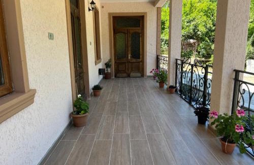 Mtsvane Kontskhi House | Green Hause Marina