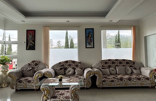 Cibuniherang Hotel | Green Hero Darajat Hotel