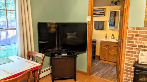 Kenyon Apartment | Green Hill Guest Suite
