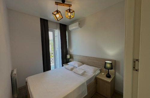 Mtsvane Kontskhi Apartment | Green House - Apartment with Separate Bedroom