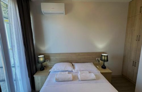 Mtsvane Kontskhi Apartment | Green House - Apartment with Separate Bedroom