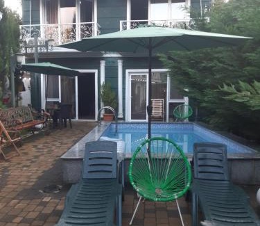 Mtsvane Kontskhi Apartment | Green House