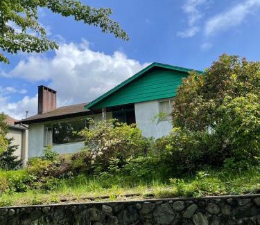 West Point Grey House | Green House in Vancouver West