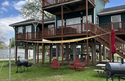 Gruene House | Green House on the River, Walk to Gruene Hall!