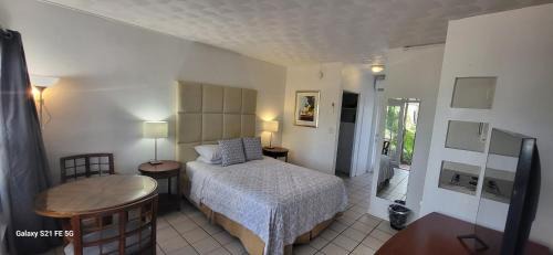 East Fort Lauderdale Hotel | Green Island Inn