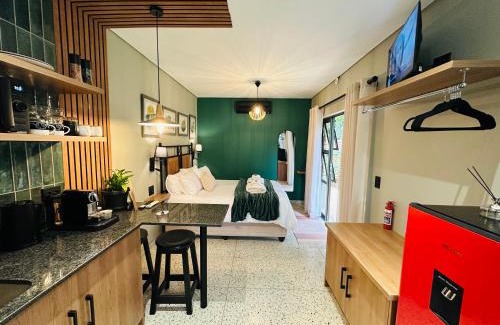 Potchefstroom House | Green Ivy Luxury Room with Private Garden