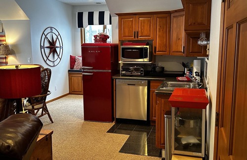 Spicer Condo | Green Lake-Suite 2 BR, 1BA w Walkout Lake access, Paddleboards,Kayaks and Dock