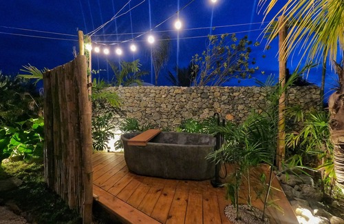 Sabaneta de Yasica RV Rental | Green Land Bubble Glamping By Mint