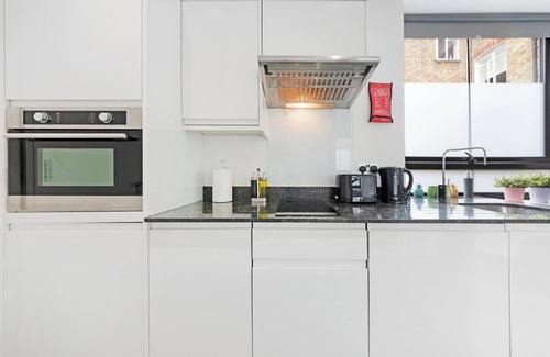 Harringay Ladder Apartment | Green Lane Studio by MoreThanStays | Ground Floor