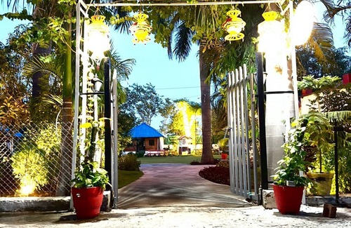 Knowledge Park III Hotel | Green Leaf Cafe And Home Stay