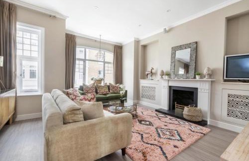 Shaftesbury Apartment | Green & Leafy - 2 Bedroom in Clapham