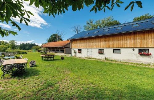 Seeshaupt Apartment | 'Green' Mattress Dormitory with Shared Terrace & Garden, WITHOUT Kitchen