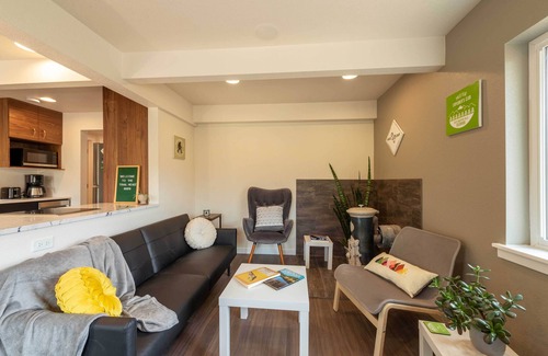 Green Mountain Falls Apartment | Green Mountain Falls Apt w/Mountain View, Hot Tub