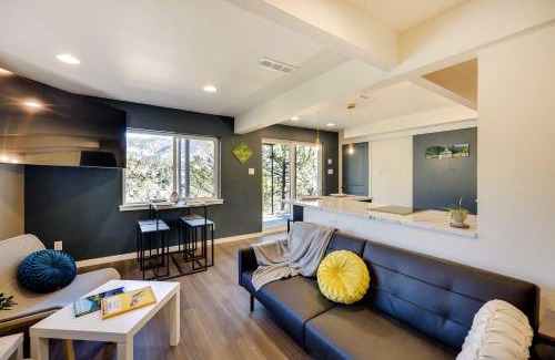 Green Mountain Falls Apartment | Green Mountain Falls Apt with Mountain View, Hot Tub