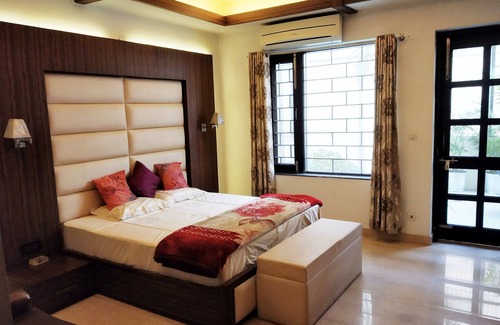 Gurugram Bed & Breakfast | Green Nest - Private Garden with Your Room