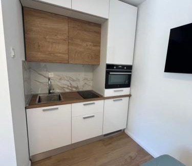 Diklo Apartment | Green oasis for Two, 30 meters from sea
