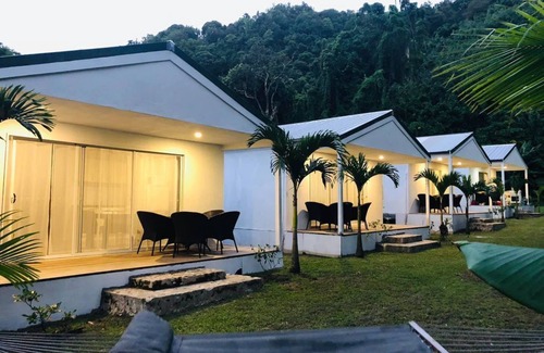 Rarotonga Villa | Green Oasis located inland Avatiu Valley- Basic & Affordable II