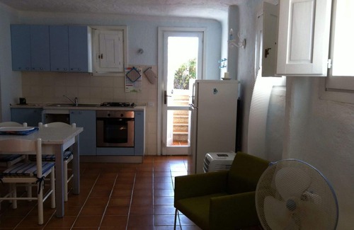 Golfo Aranci Apartment | Green oasis with sea view